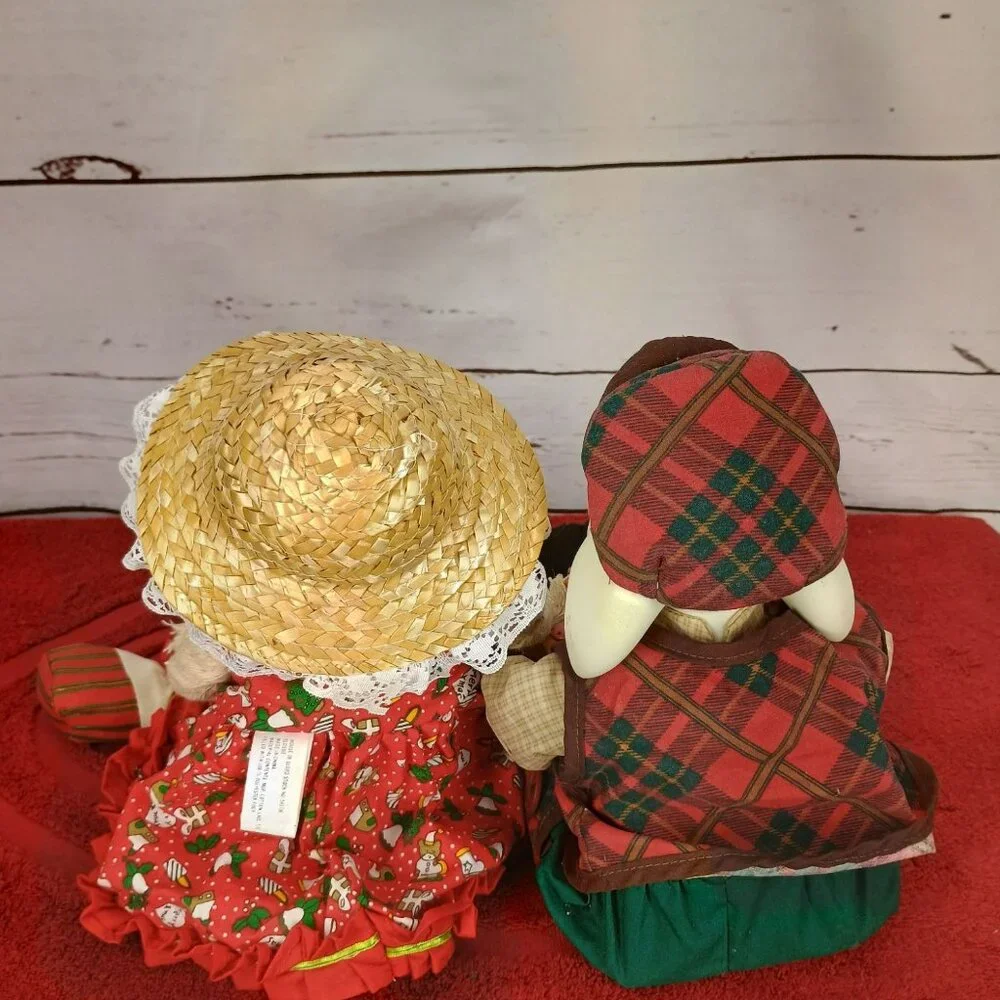 House Of Lloyd Christmas Grandpa Floyd & Flossie Bunny Shelf Sitters With Festiv